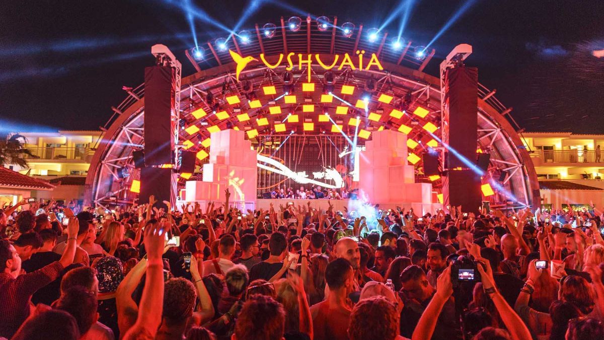 152 150530 ushuaia opening ar 001